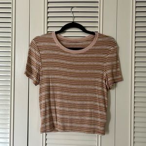Medium AE pink striped tshirt